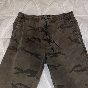 Camo American Eagle joggers size Med